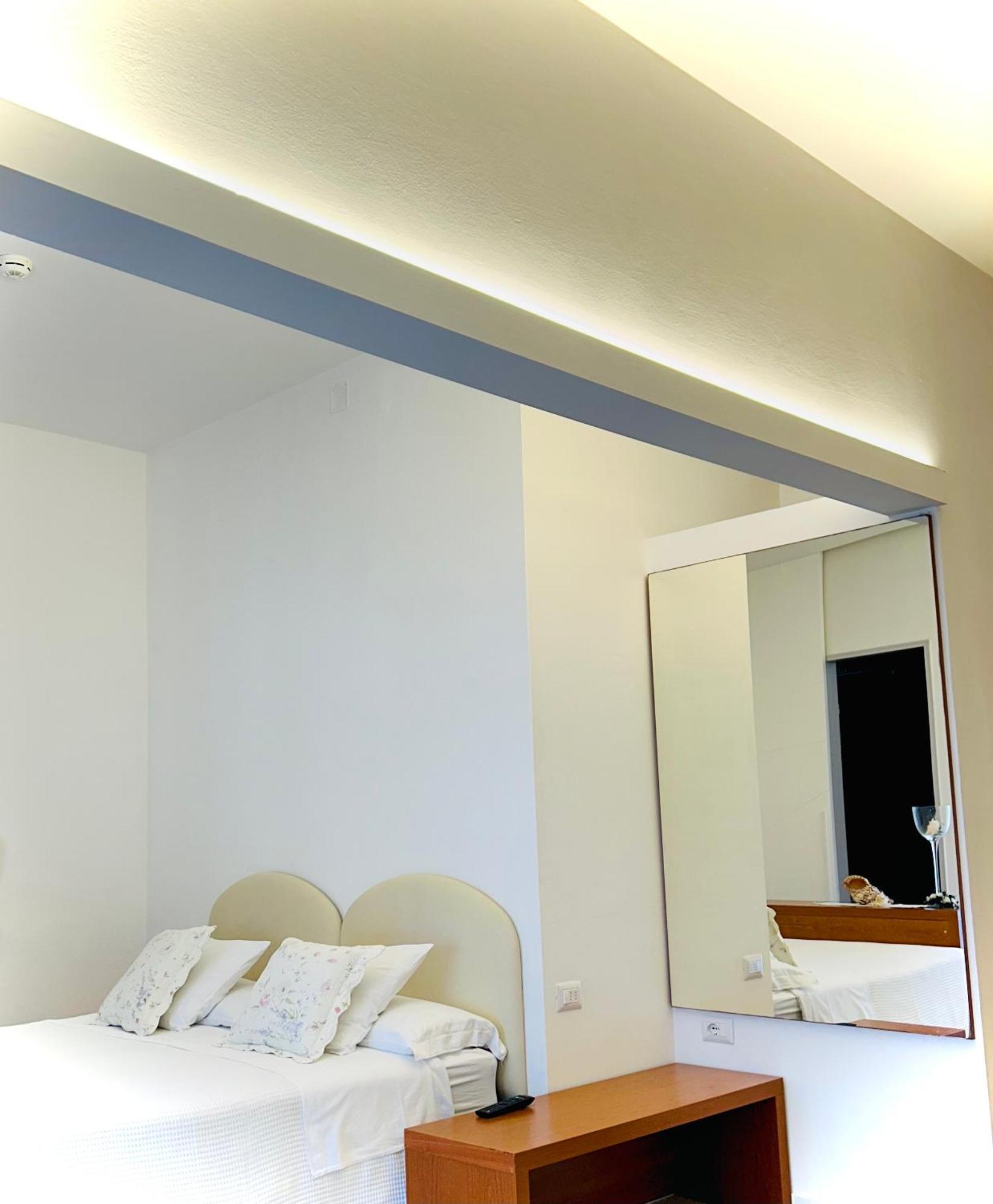 קאטוליקה Hotel Pinocchio מראה חיצוני תמונה